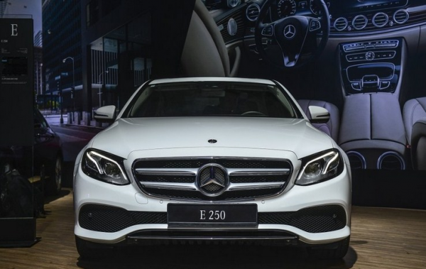 Giá xe Mercedes E250 2022 lăn bánh và các ưu đãi mới nhất ([MONTH]/[YEAR])
