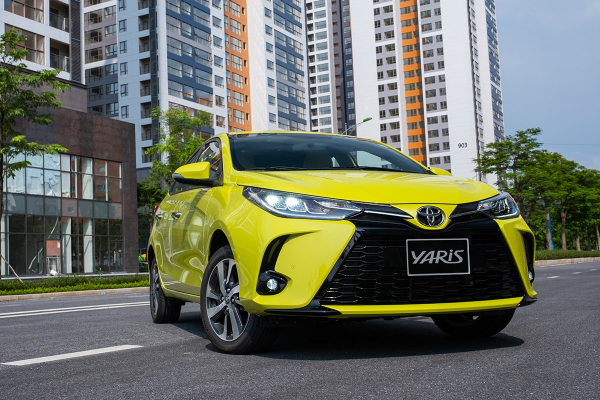 Toyota Yaris 2023: Giá xe lăn bánh & đánh giá thông số kỹ thuật