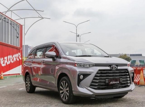 Các mẫu xe ô tô 7 chỗ giá rẻ tại Việt Nam (5/2022)