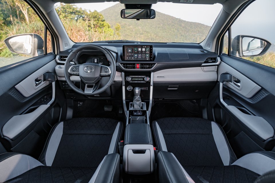 Chi tiết Toyota Veloz Cross 2023 kèm giá bán (12/2023)