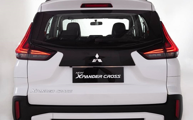 Mitsubishi Xpander Cross 2022 duoi